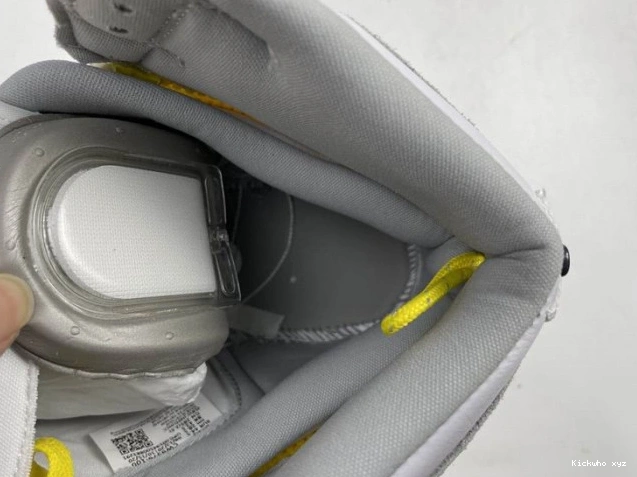 CW6576-100 High Light 1 Switch Smoke Jordan Air 0721